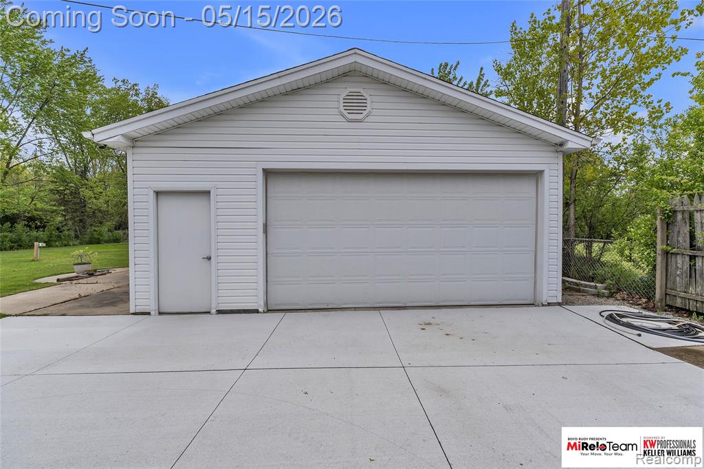 16245 Helen Street, Southgate, MI 48195 — Photo 39
