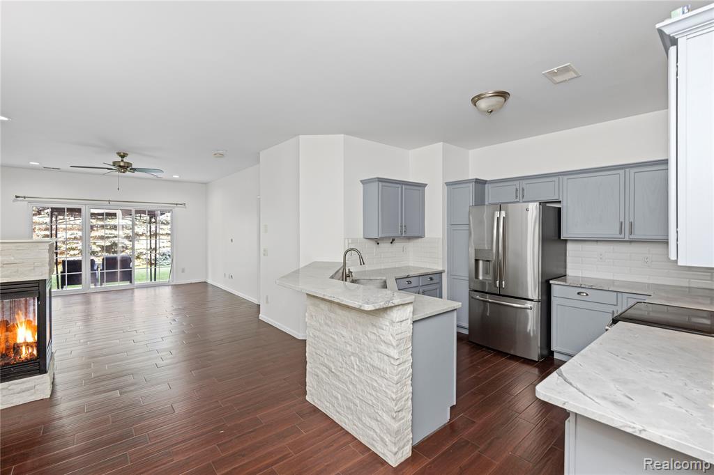 43270 Pendleton Circle, Sterling Heights, MI 48313 — Photo 5