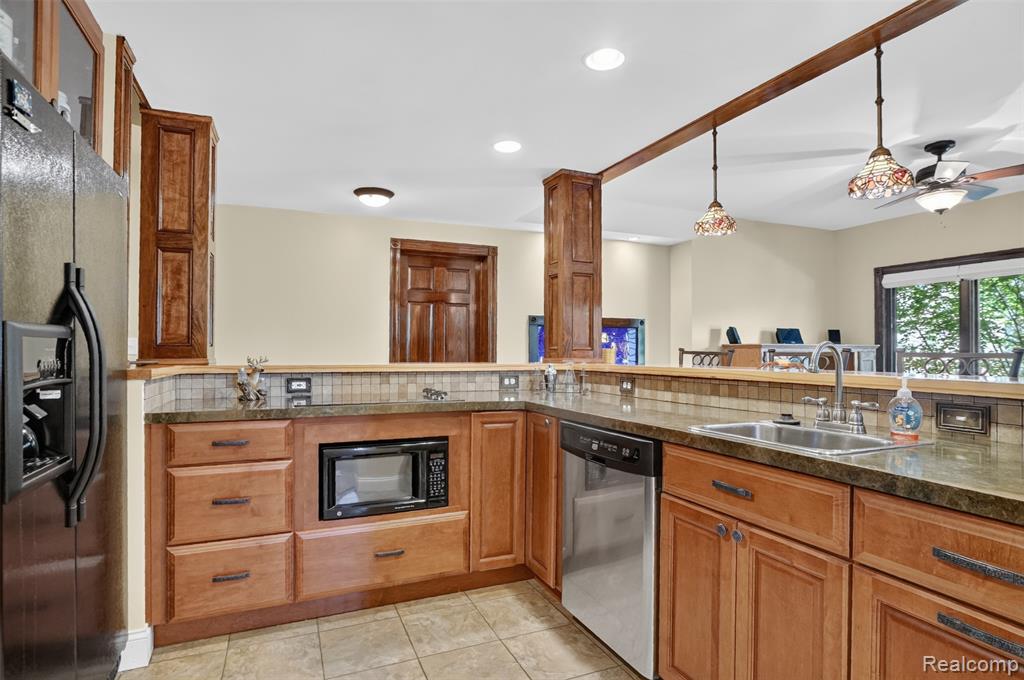 5372 Stone Garden Drive, Howell, MI 48843 — Photo 36