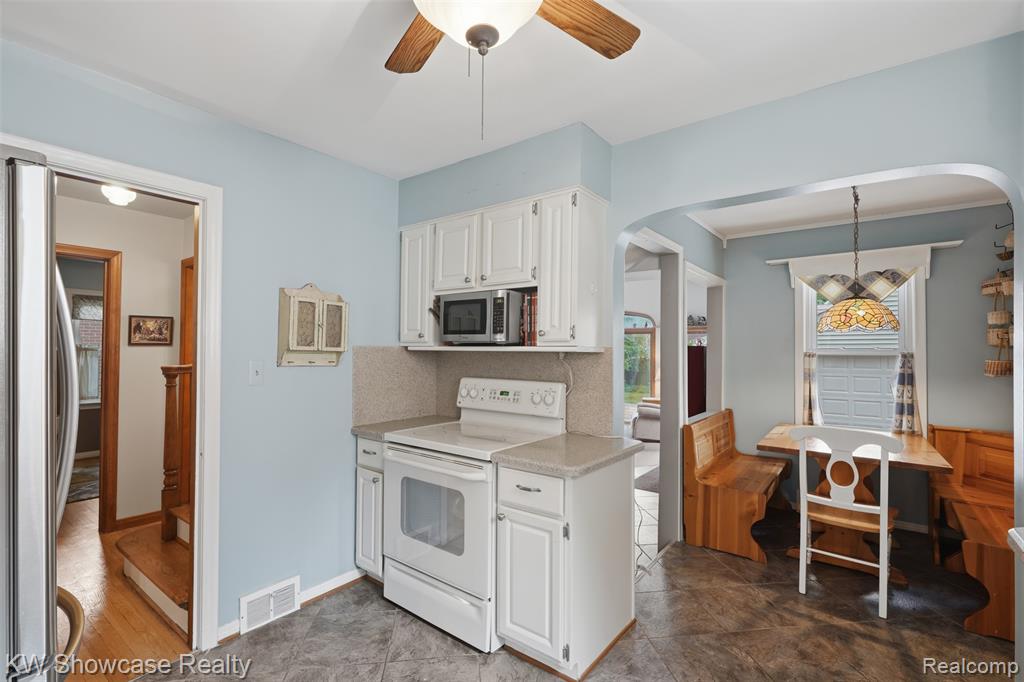 2071 Dorothea Road, Berkley, MI 48072 — Photo 11