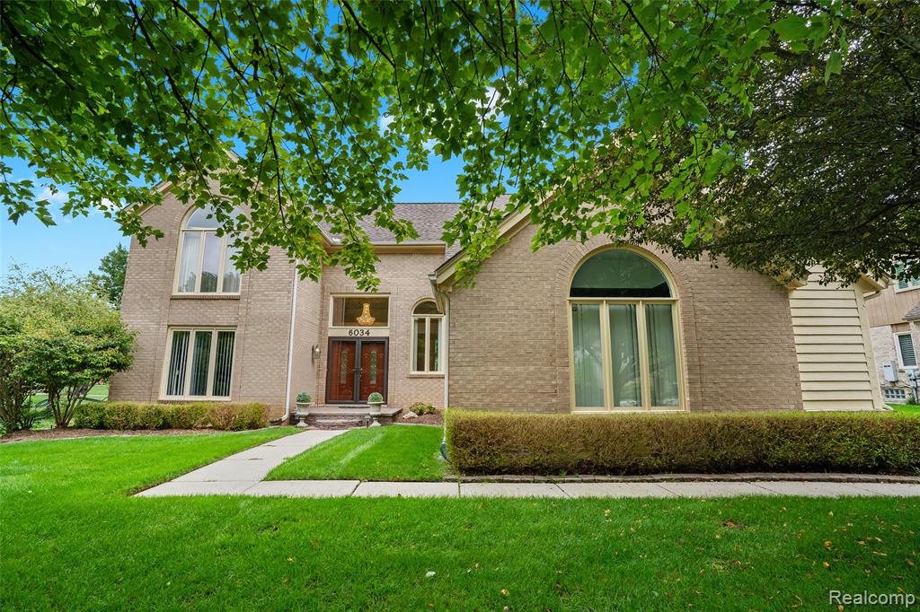 6034 Beachwood Drive, West Bloomfield, MI 48324 — front exterior