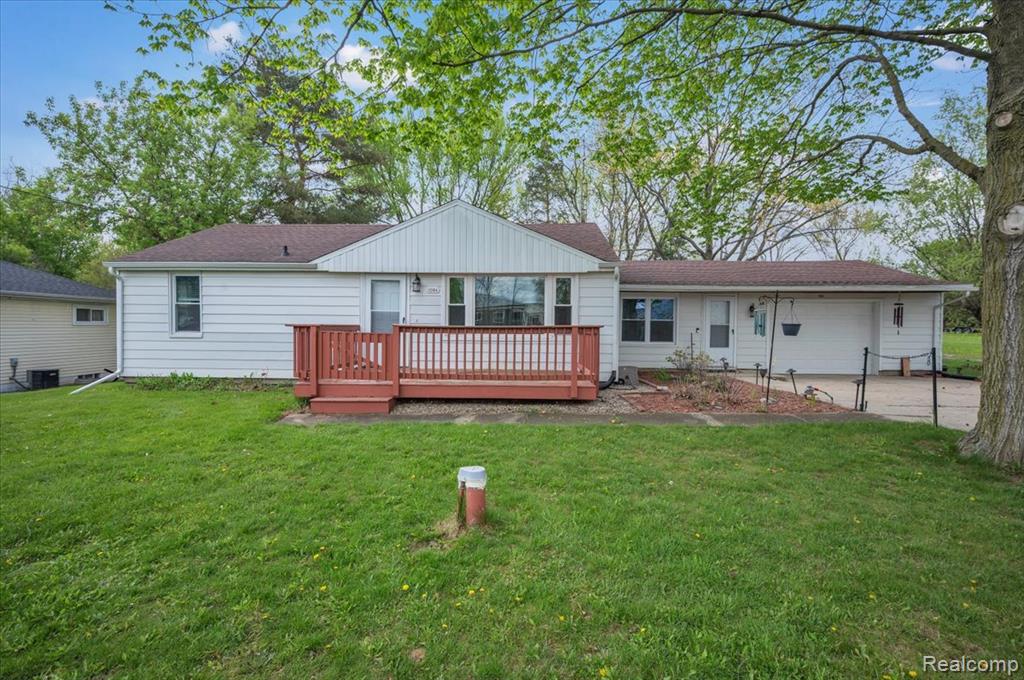 1084 E Grand Blanc Road, Grand Blanc, MI 48439 — Photo 2