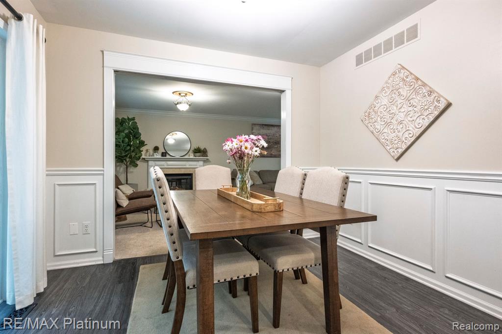 6103 SHADETREE Court, Howell, MI 48843 — Photo 9