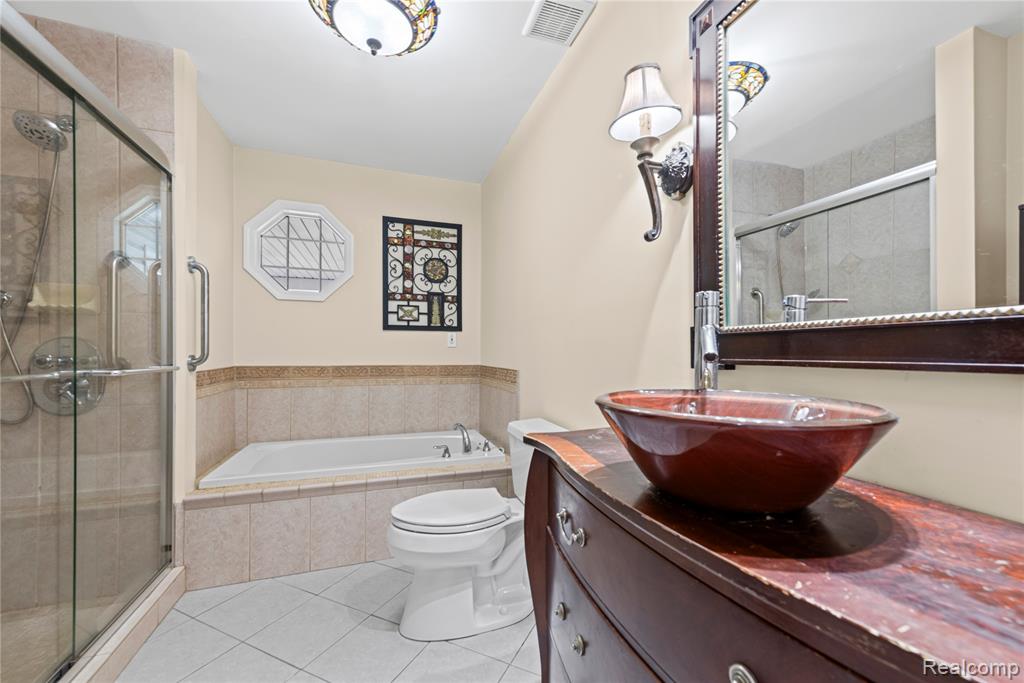25419 Montebello Drive, Woodhaven, MI 48183 — Photo 10