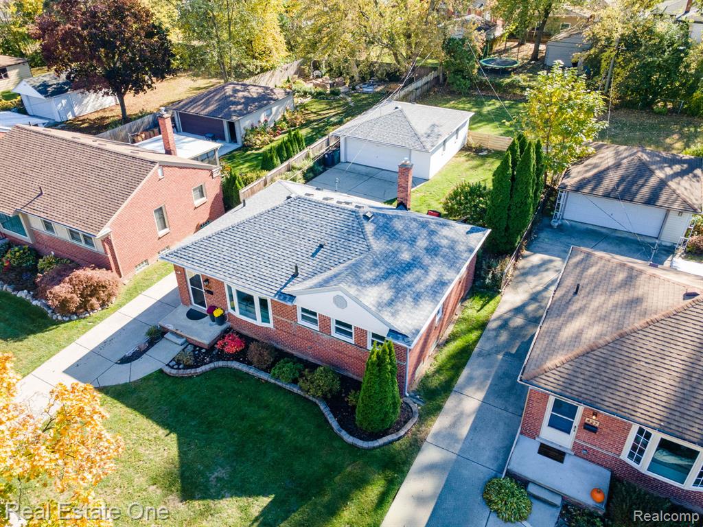 421 W Sunnybrook Drive, Royal Oak, MI 48073 — Photo 40