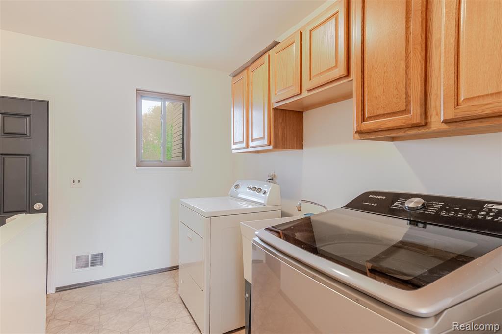 32373 Hampton Court, Fraser, MI 48026 — Photo 11