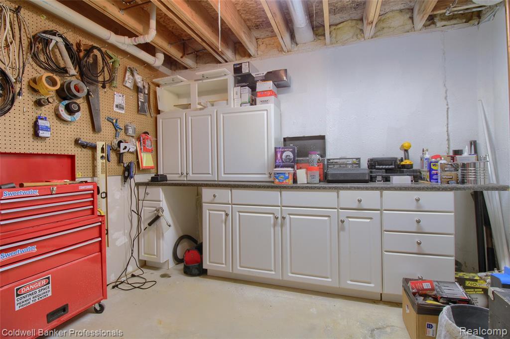 7749 Dover Drive, Ypsilanti, MI 48197 — Photo 31
