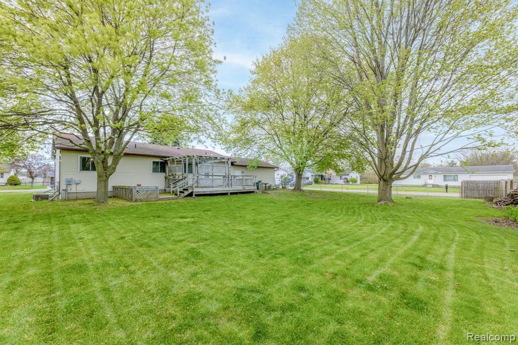 516 WILLIAM G Drive, Capac, MI 48014 — Photo 8