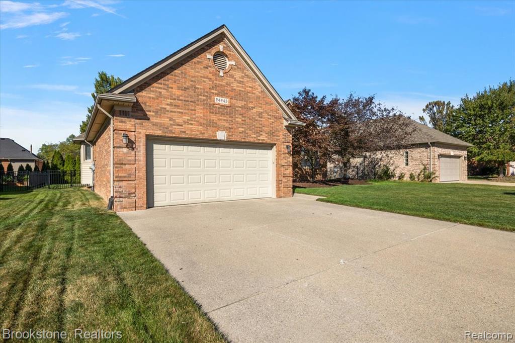 54643 Berryfield Drive, Macomb, MI 48042 — Photo 36