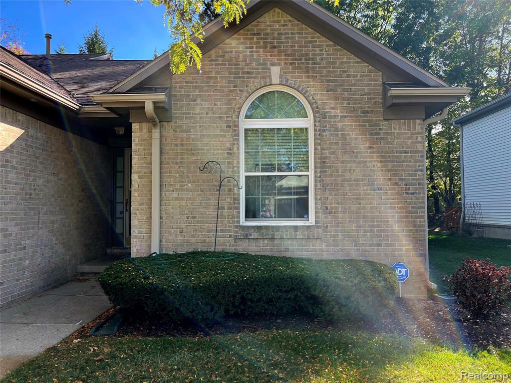 2090 Pleasant Drive, Commerce Twp, MI 48390 — Photo 20