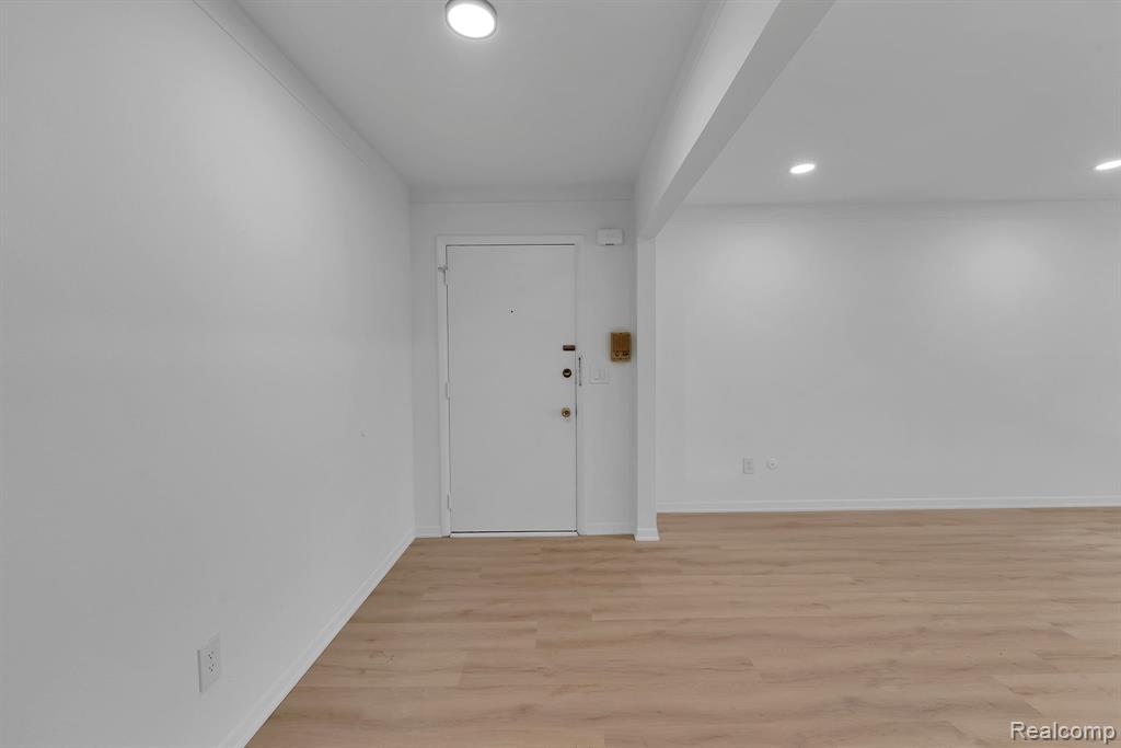 408 Fox Hills #A5 Drive S, Bloomfield Hills, MI 48304 — Photo 16