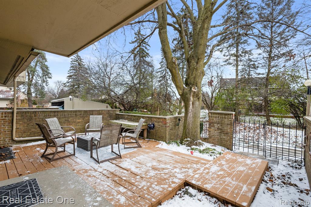 1555 S HILL Boulevard, Bloomfield Hills, MI 48304 — Photo 4
