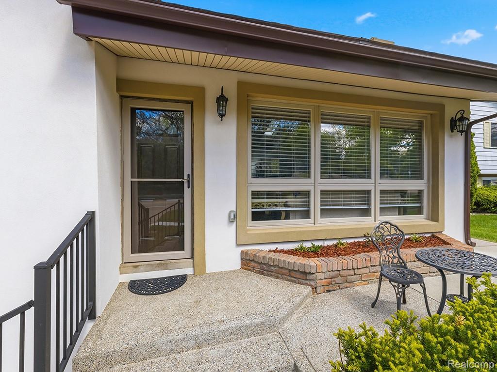 17361 W OUTER Drive, Dearborn Heights, MI 48127 — Photo 52