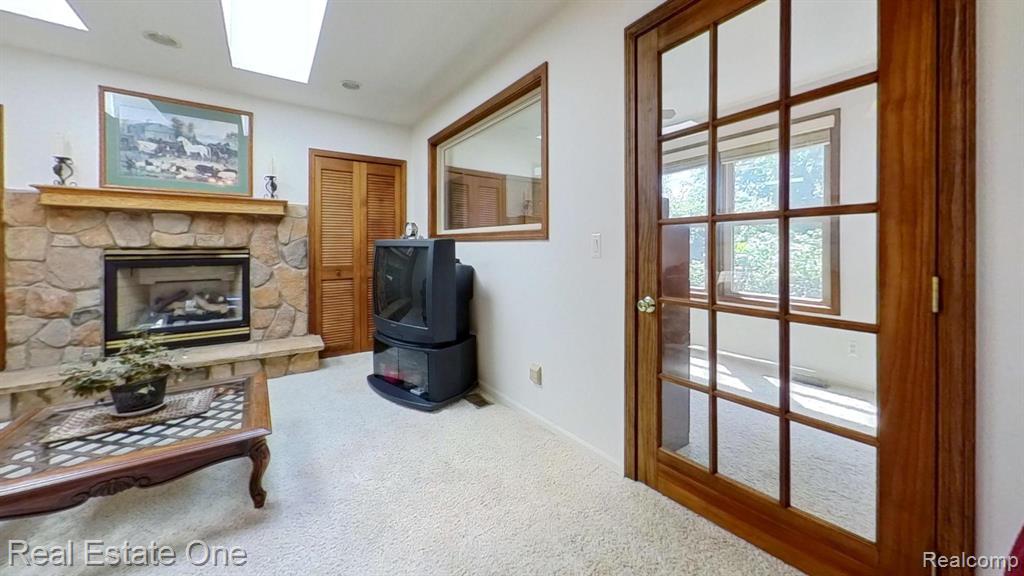 1938 Beverly Street, Sylvan Lake, MI 48320 — Photo 30
