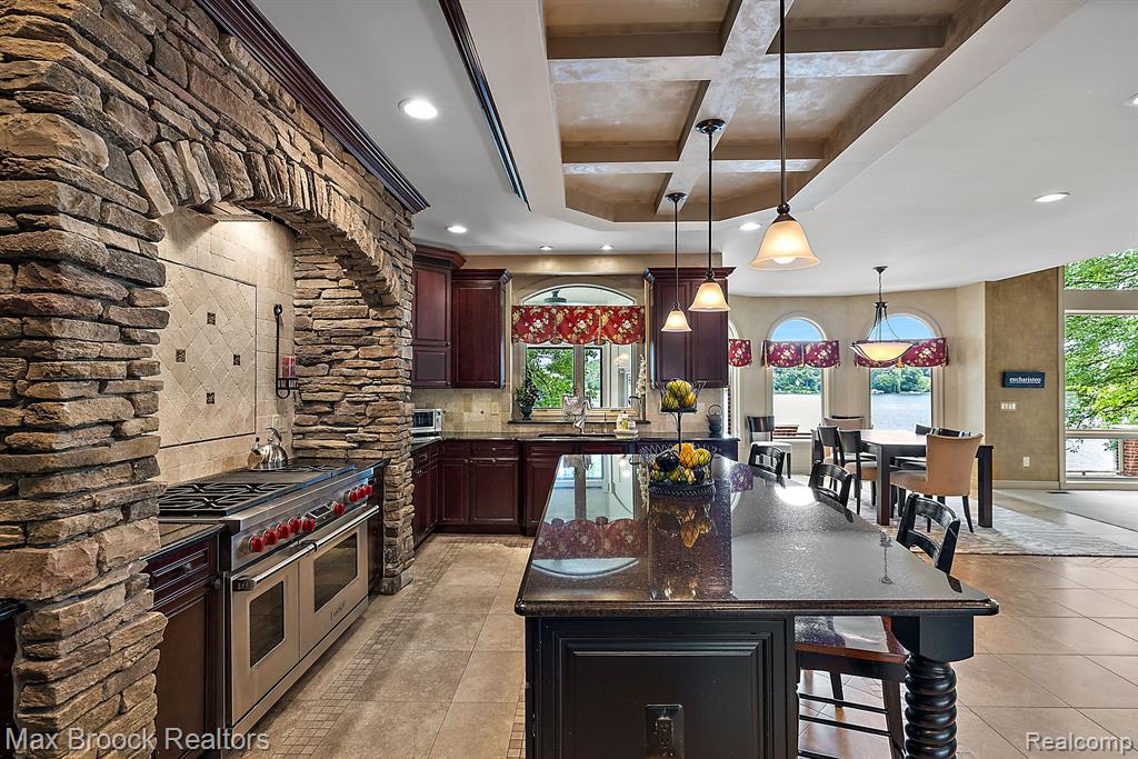 6340 Lakeshore Street, West Bloomfield, MI 48323 — Photo 16