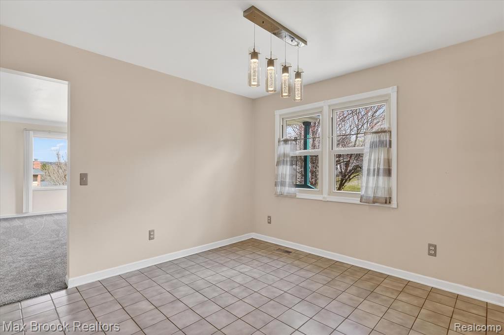 5001 Sylvanview Drive, Clarkston, MI 48348 — Photo 4