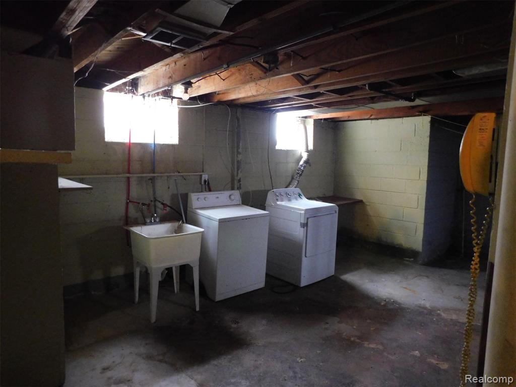 8260 Hartwell Street, Detroit, MI 48228 — Photo 10