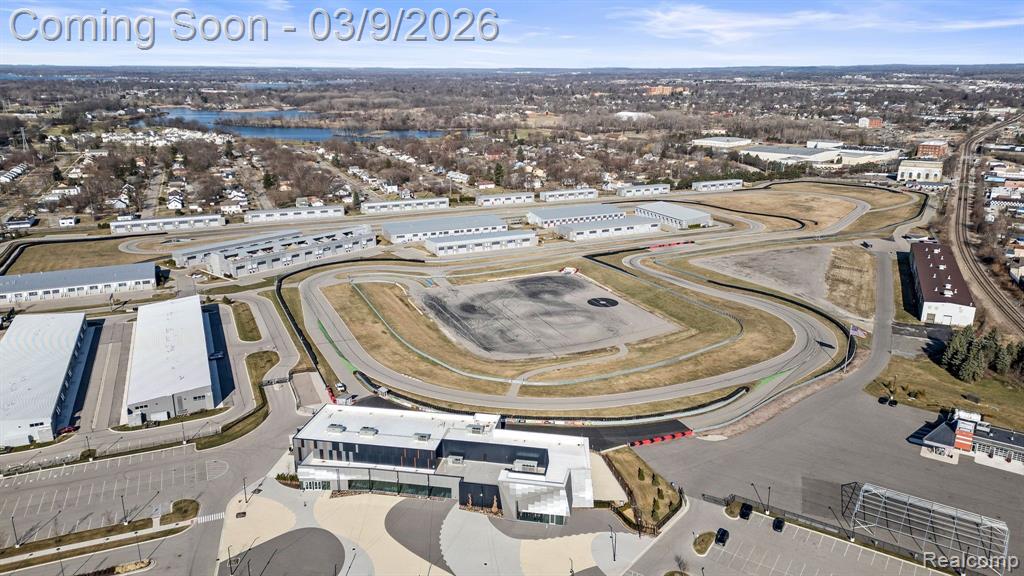 68 PIT Lane, Pontiac, MI 48341 — Photo 2