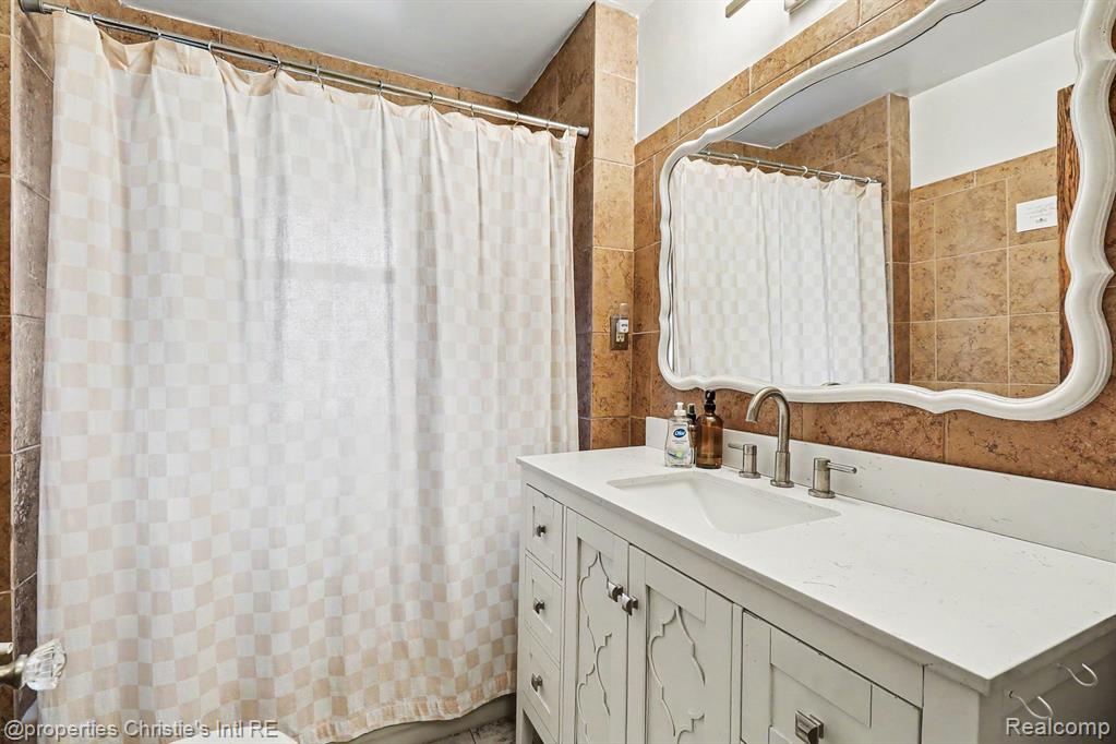 80 Glynn Court, Detroit, MI 48202 — Photo 26