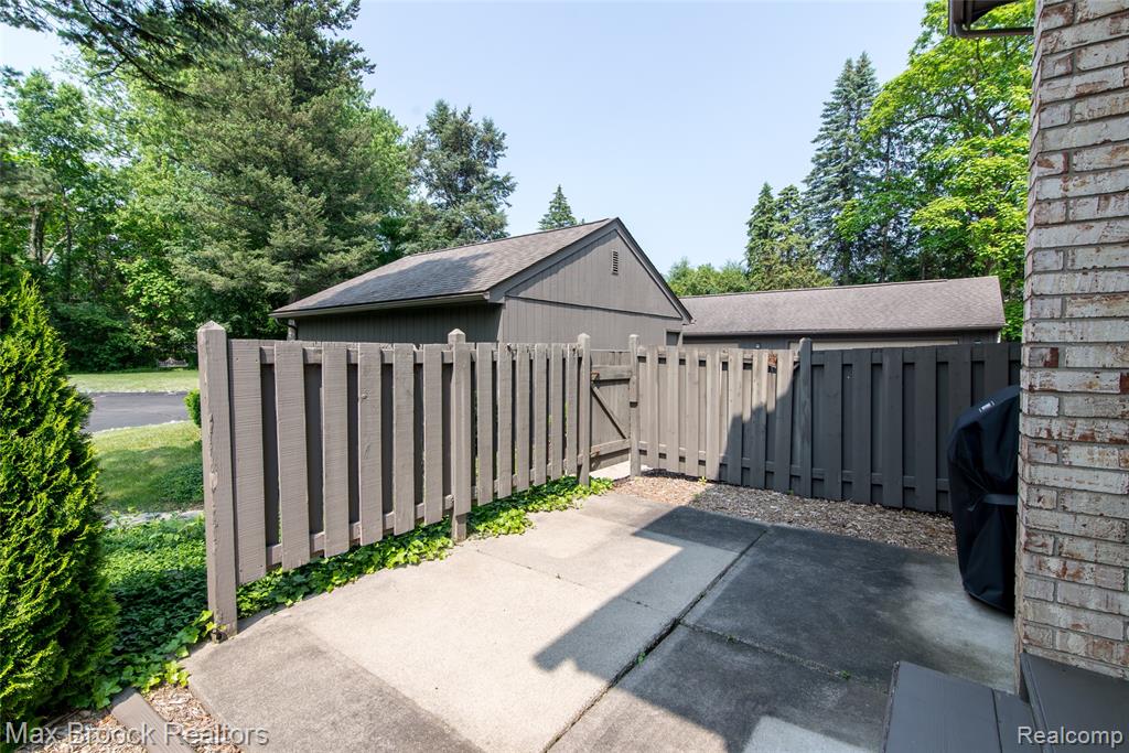 41350 Woodward Avenue, Bloomfield Hills, MI 48304 — Photo 48