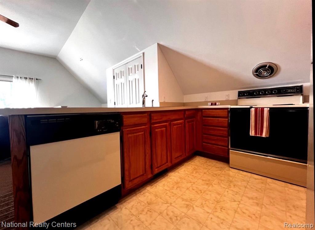 7001 Locklin Court, West Bloomfield, MI 48324 — Photo 6