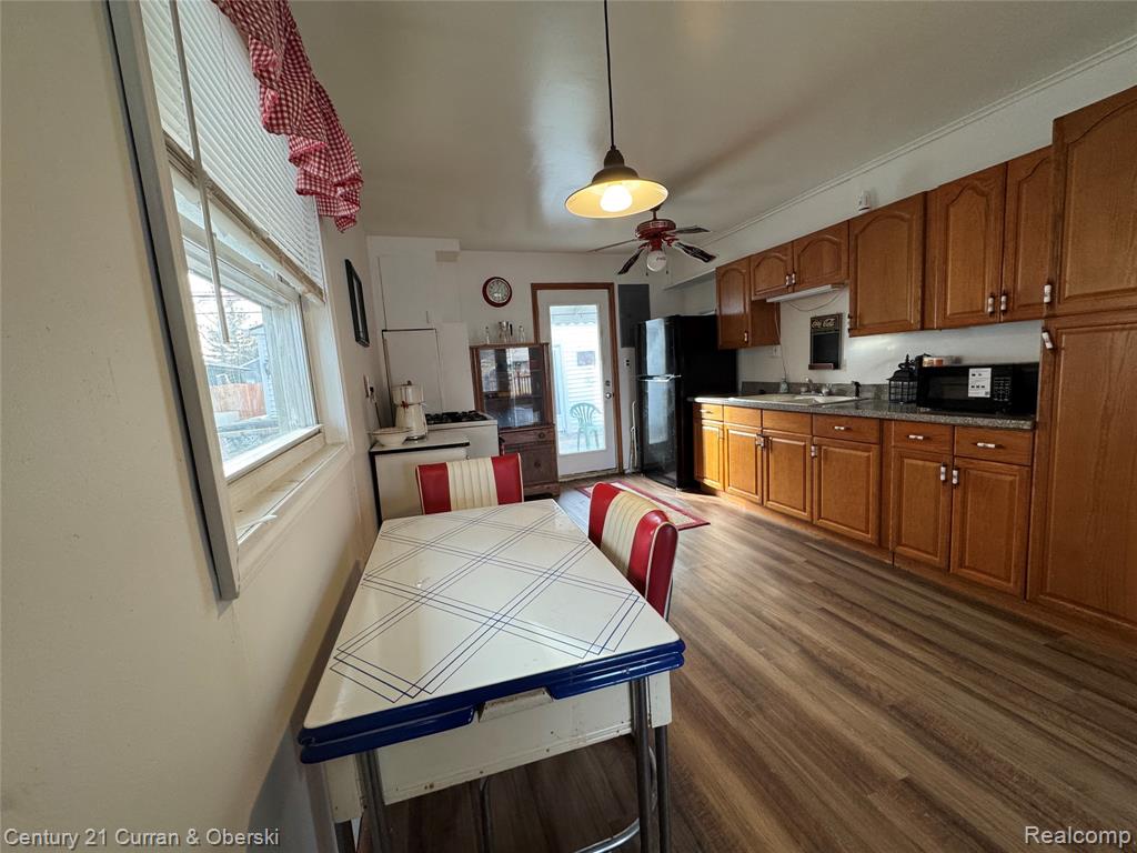 8018 Monroe Boulevard, Taylor, MI 48180 — Photo 12