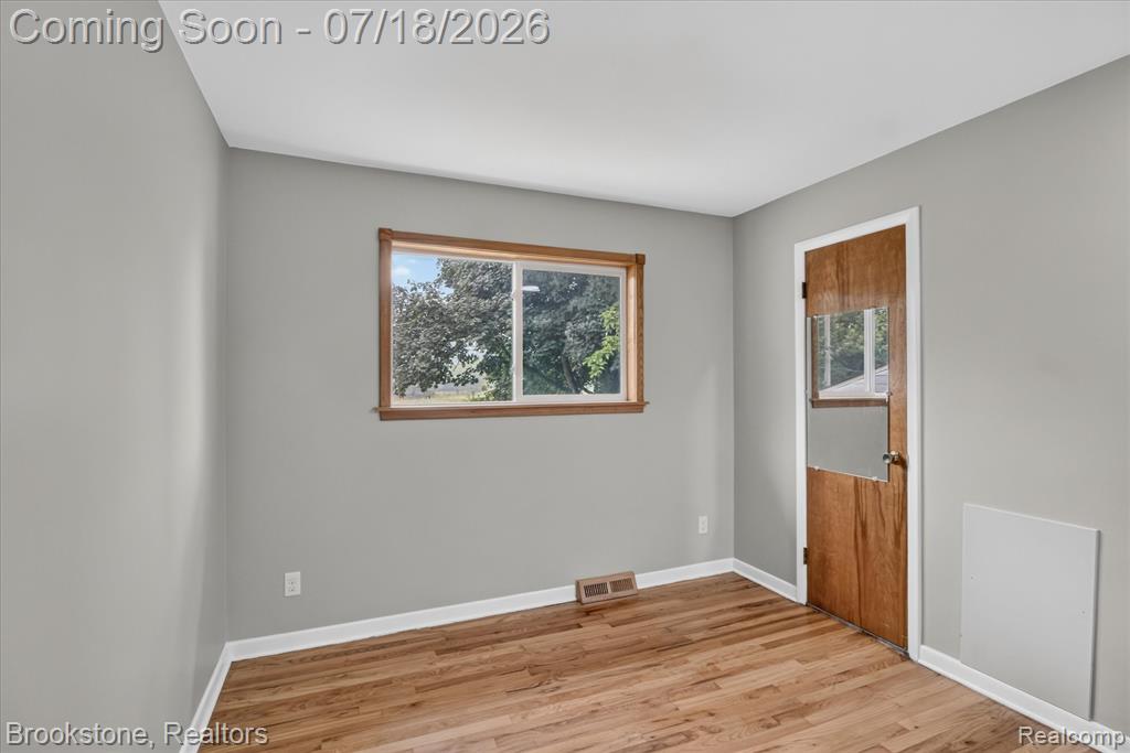 7176 Perry Lake Road, Clarkston, MI — Photo 24