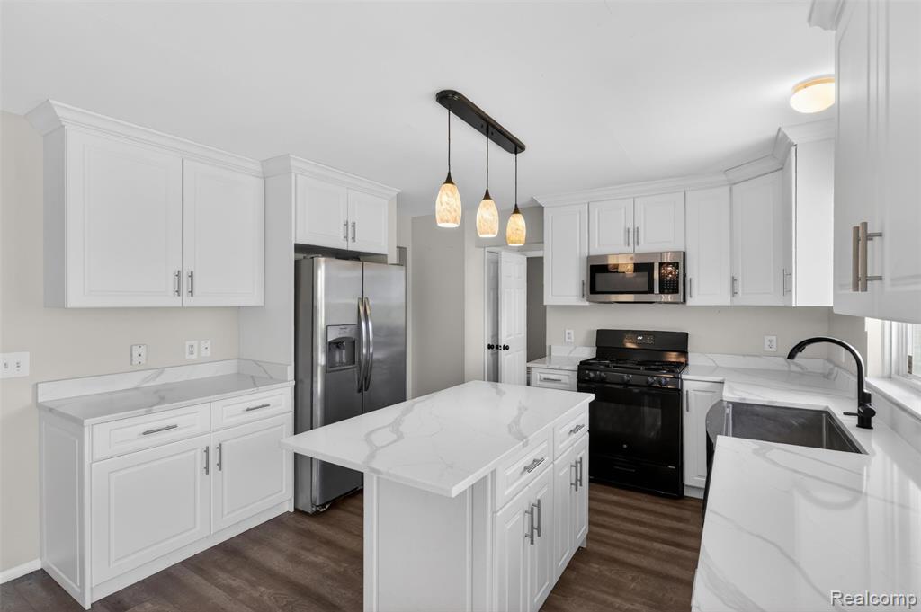4642 Pond Run, Canton, MI 48188 — Photo 13