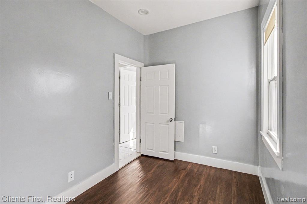 5210 Middlesex Street, Dearborn, MI 48126 — Photo 20