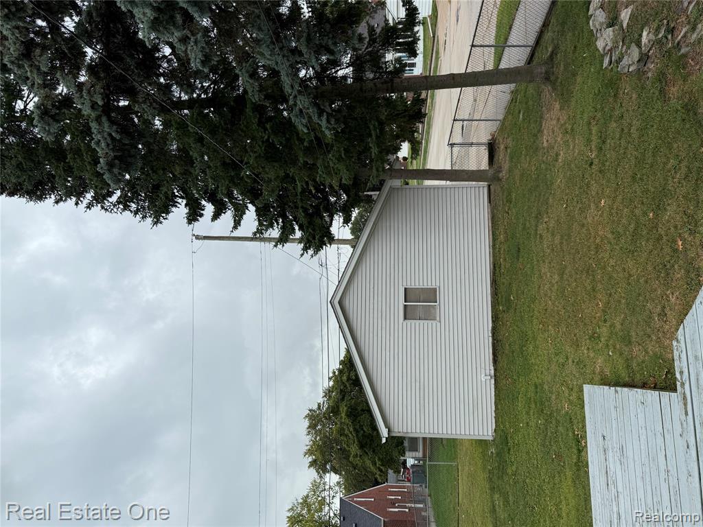 879 Highland Avenue, Lincoln Park, MI 48146 — Photo 25