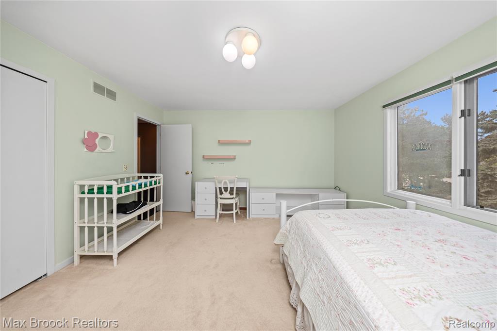 6684 Stonebridge E, West Bloomfield, MI — Photo 33