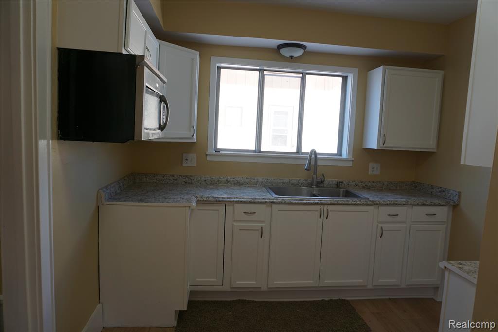 217 W Dewey Street, Flint, MI 48505 — Photo 7