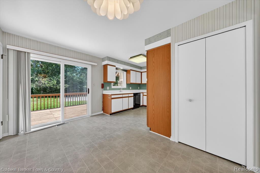 6172 Westbrooke Drive, West Bloomfield, MI — Photo 27
