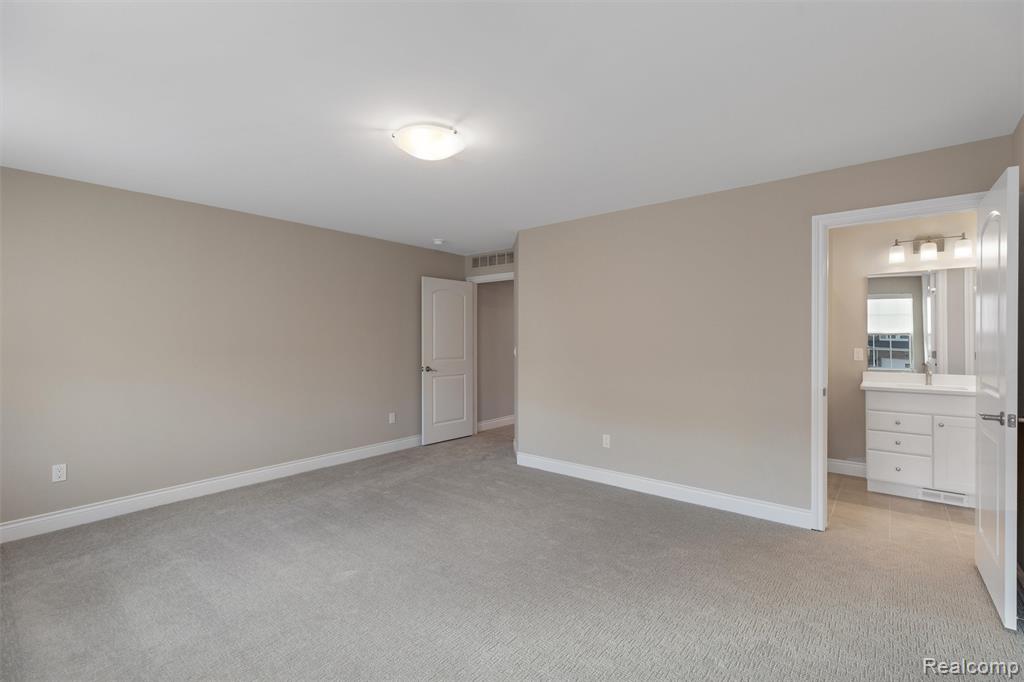 811 Balmoral Ln, Troy, MI 48085 — Photo 23