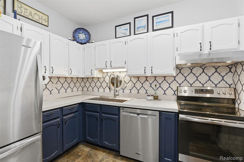 29325 Laurel Drive, Farmington, MI 48331 — Photo 5