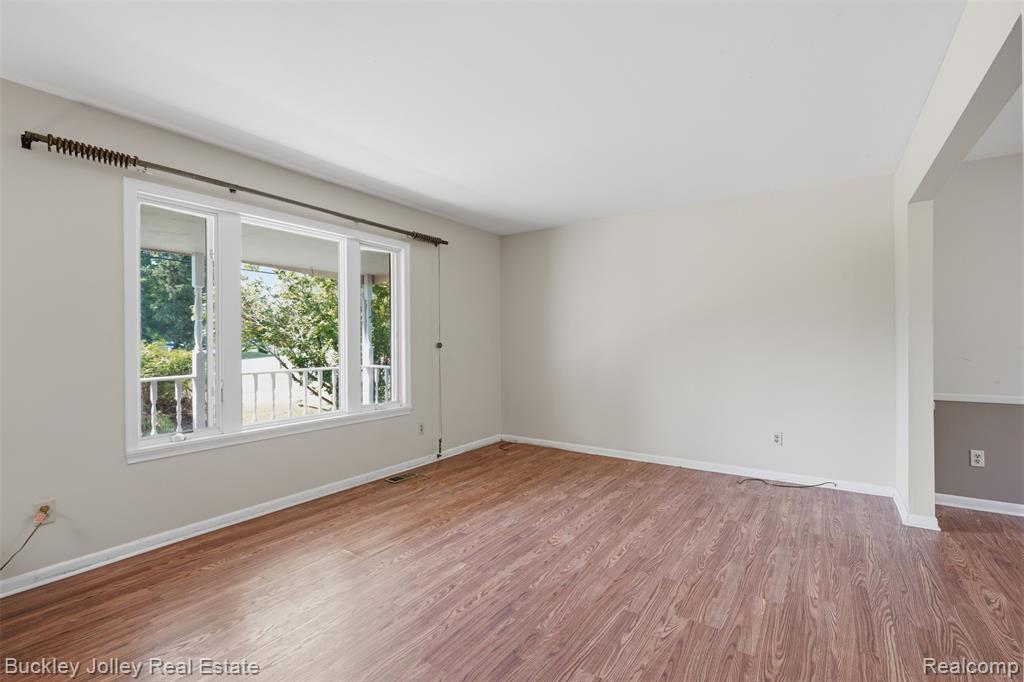 10507 Lafollette Drive, Brighton, MI 48114 — Photo 13