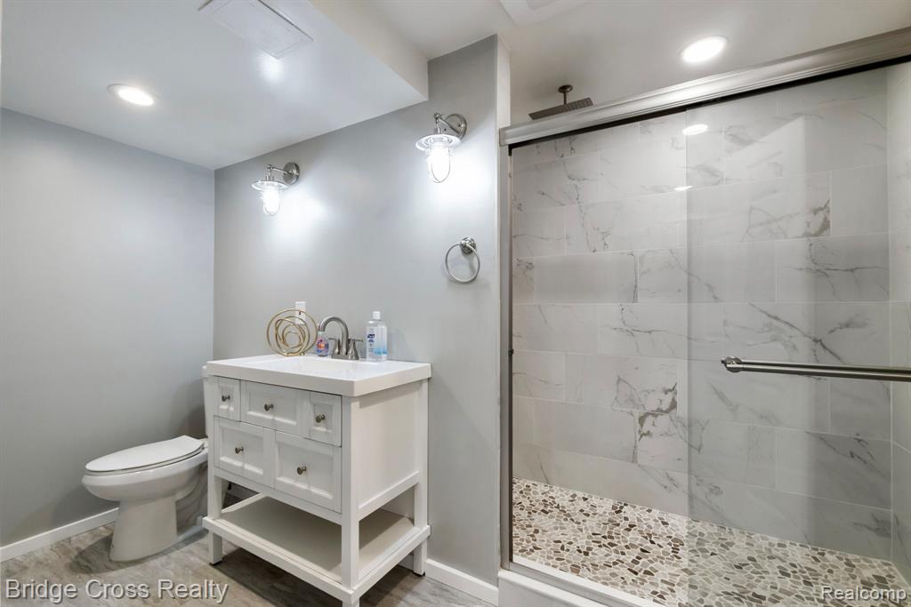 24877 Auburn Lane, Southfield, MI 48033 — Photo 32