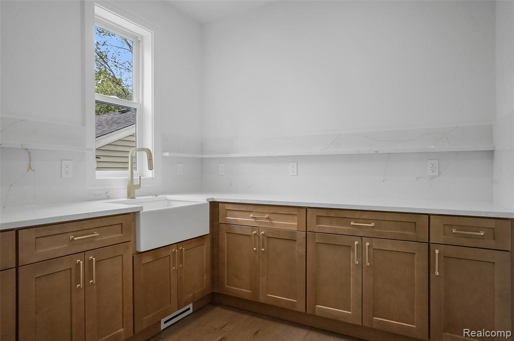 4112 ELMHURST Avenue, Royal Oak, MI 48073 — Photo 26
