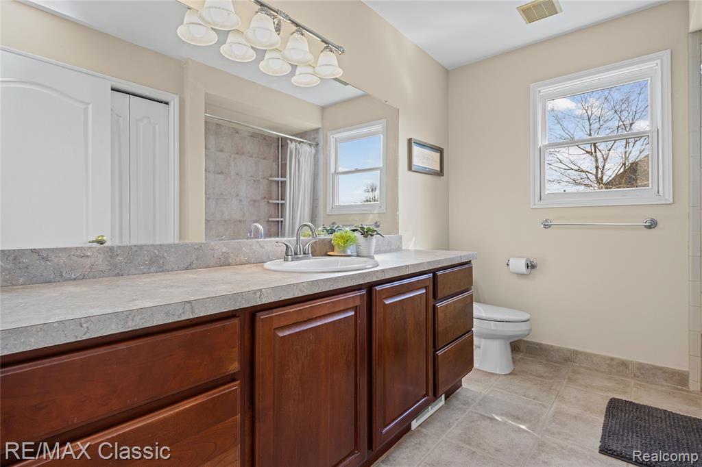 4930 Menominee Lane, Clarkston, MI 48348 — Photo 52