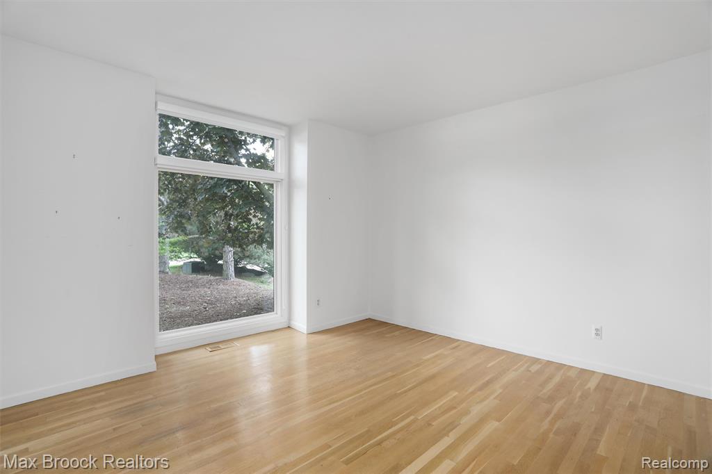 5844 INDEPENDENCE Lane, West Bloomfield, MI — Photo 18
