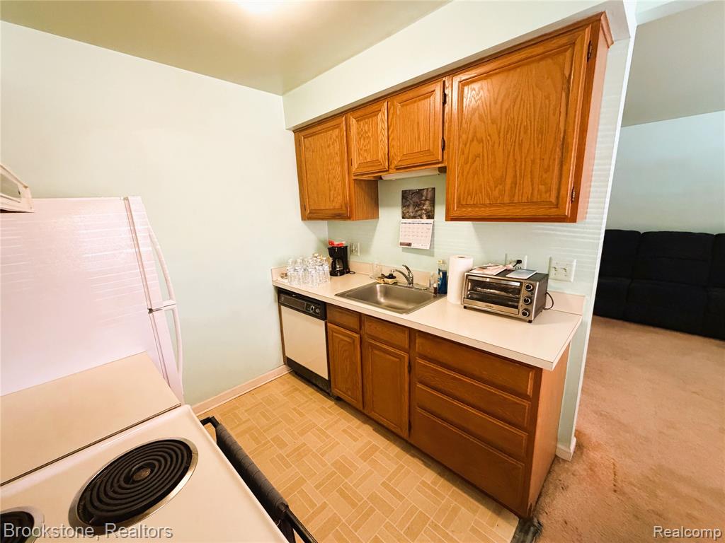 31842 Kelly Road, Roseville, MI 48066 — Photo 8
