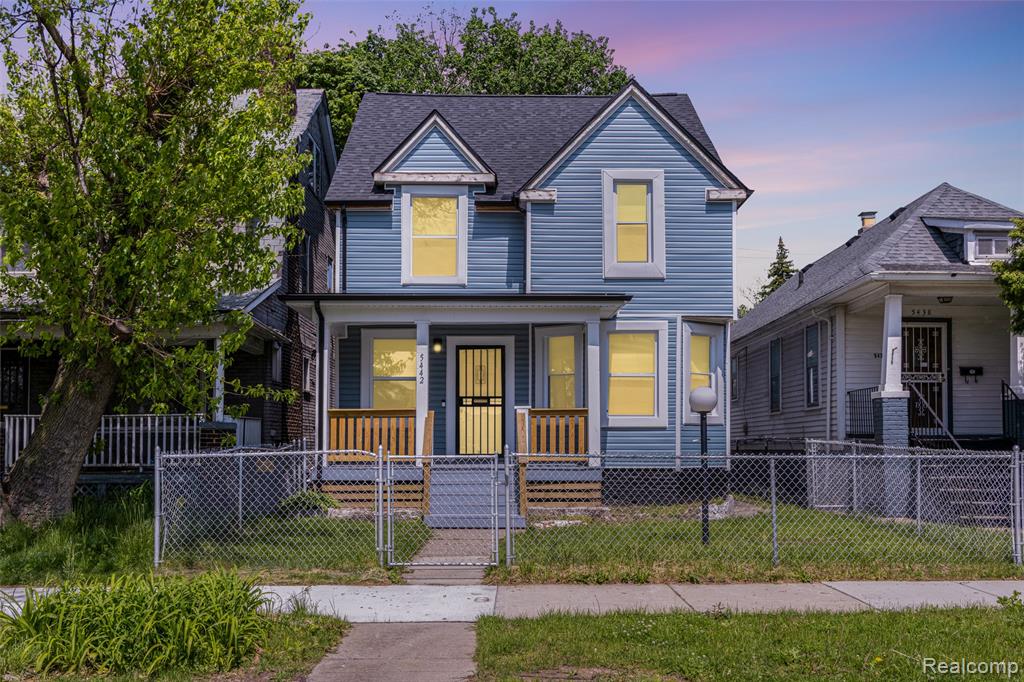 5442 Iroquois Street - Photo 2