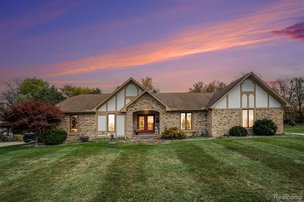859 Boutell Drive, Grand Blanc, MI 48439 — Photo 2
