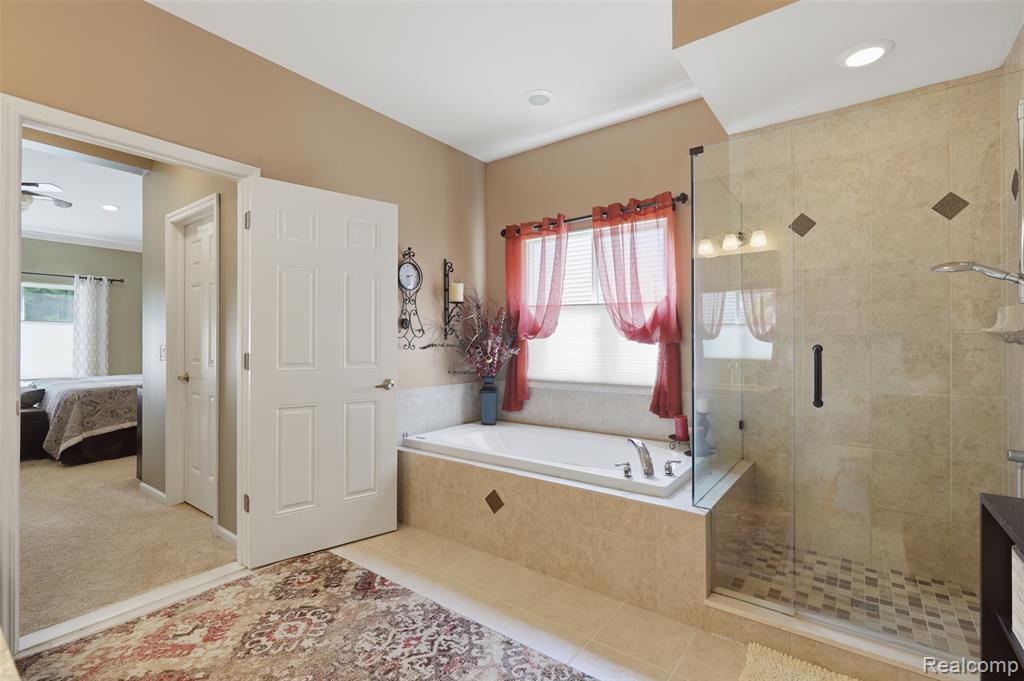 470 Delmar Court, Highland, MI — Photo 23