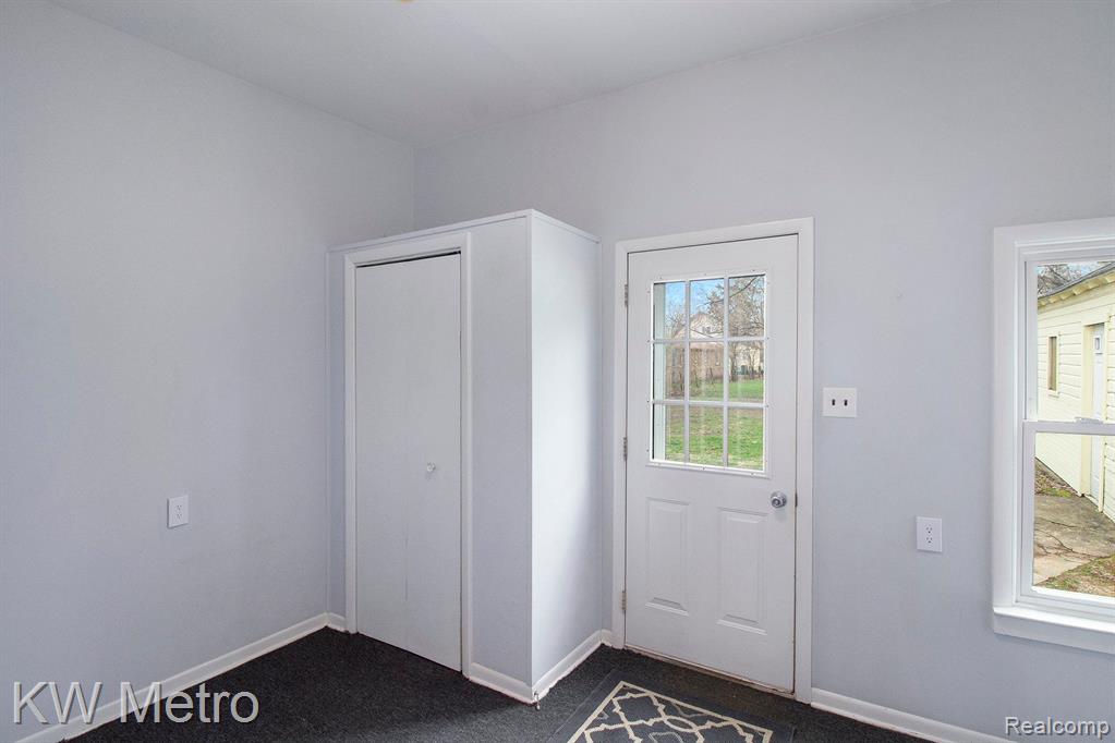 4644 ROCHESTER Road, Royal Oak, MI 48073 — Photo 12