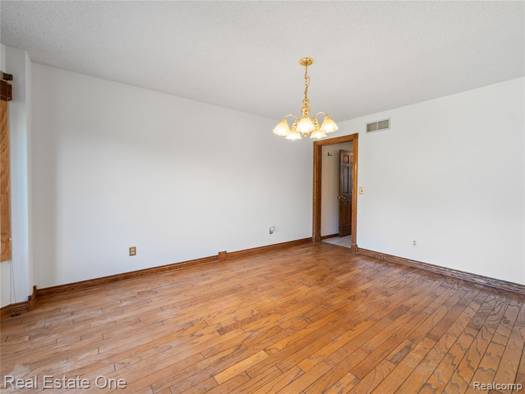 4097 Merna Lane, Milford, MI 48380 — Photo 7