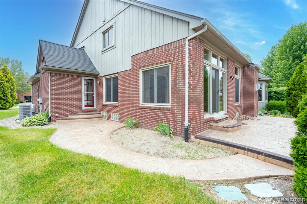 47248 Malburg Way Drive, Macomb, MI 48044 — Photo 5