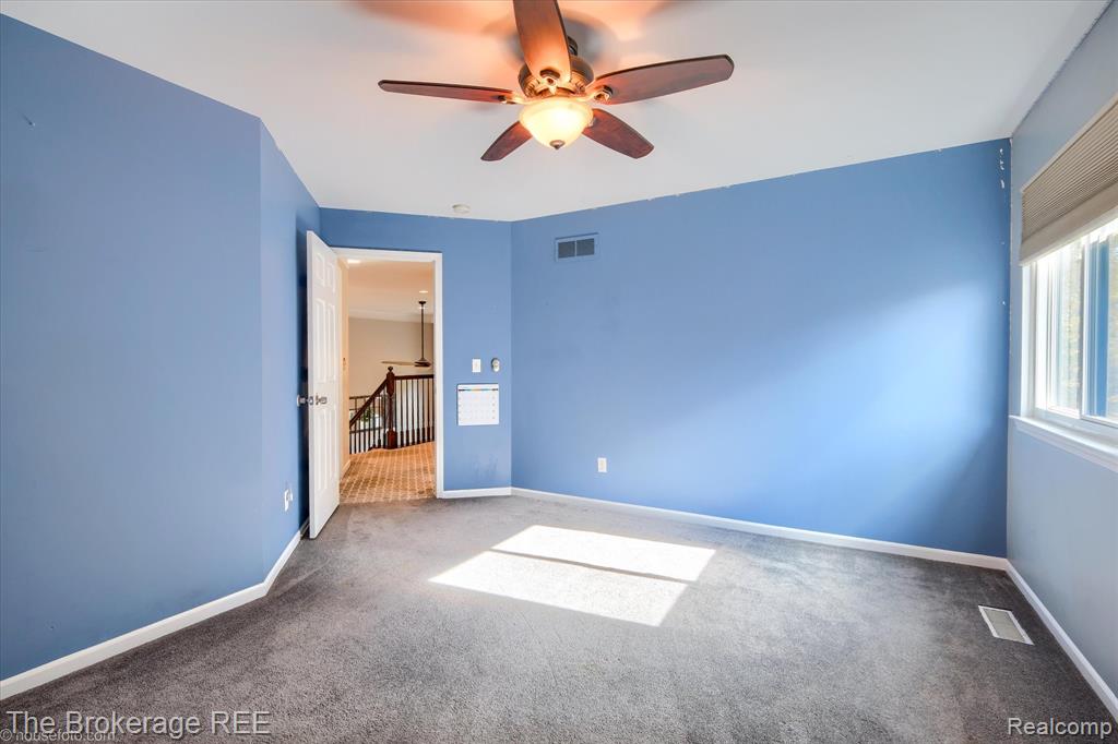 5239 Farmridge Lane, Grand Blanc, MI 48439 — Photo 54