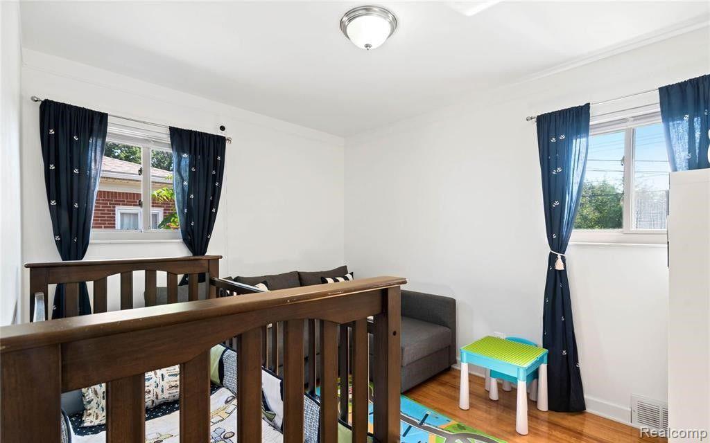 8484 BERWYN Street, Dearborn Heights, MI 48127 — Photo 14