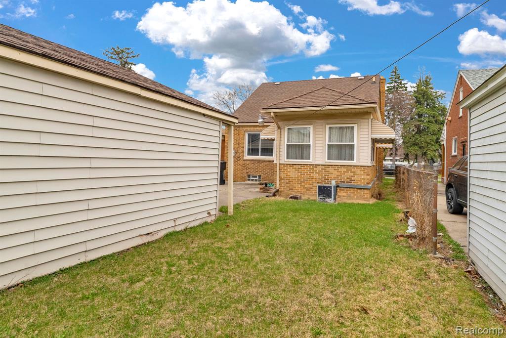 8227 Bingham Street, Detroit, MI 48228 — Photo 32